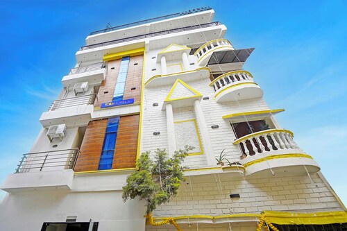 Fabhotel Shri Shubh Palace