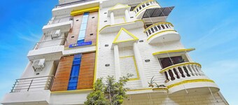 ファブホテル シュリ シュブ パレス