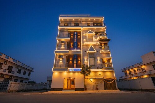 Fabhotel Shri Shubh Palace