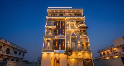 Fabhotel Shri Shubh Palace