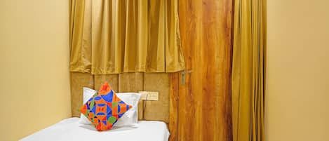 Egyptian cotton sheets, premium bedding, in-room safe, free WiFi