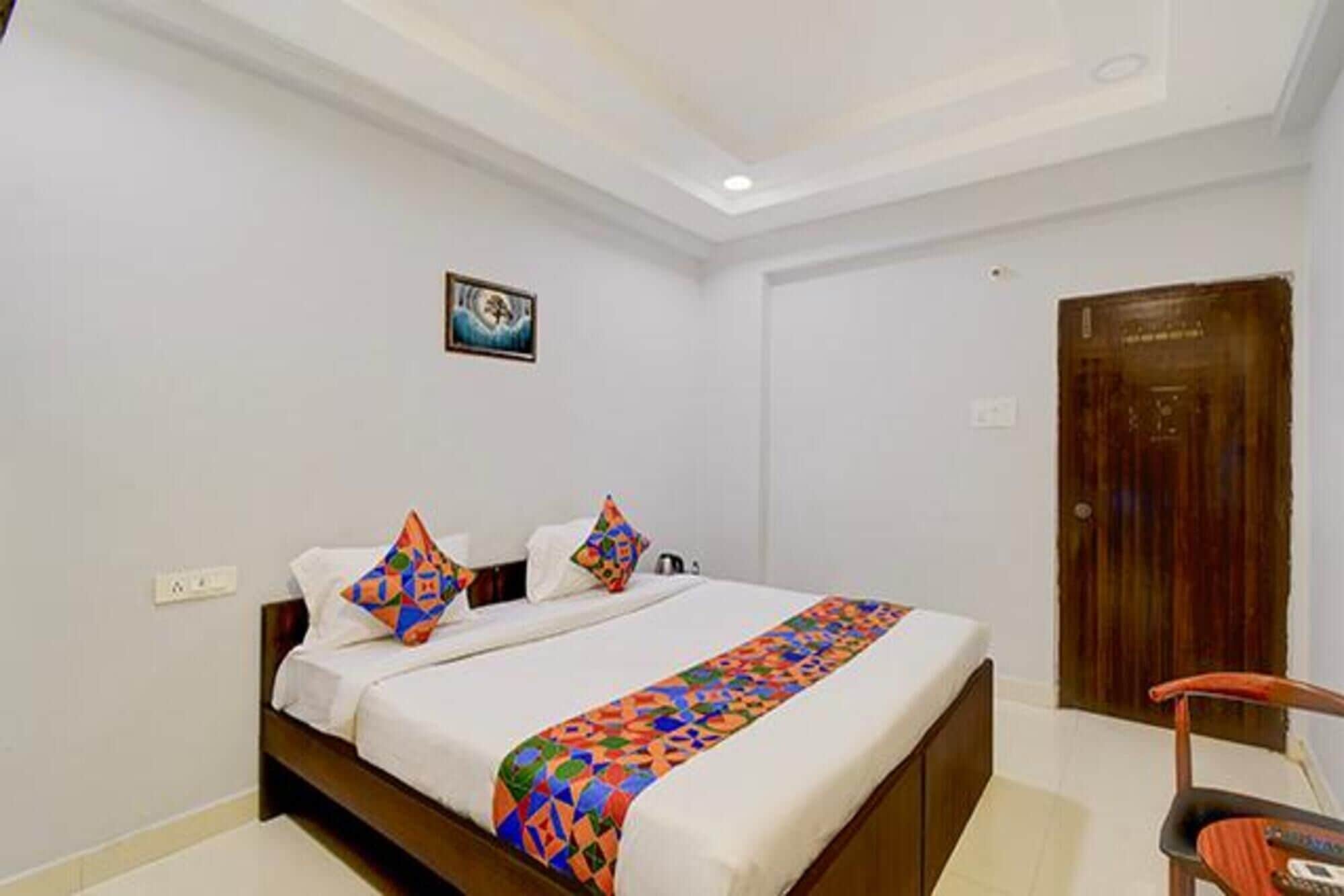 Deluxe Room | Egyptian cotton sheets, premium bedding, in-room safe, free WiFi