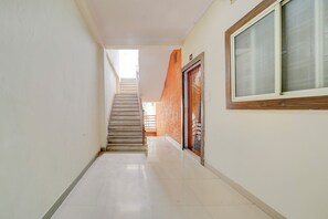 Lobby - Fabhotel Yash Stay Inn (Bhopal)