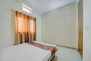 Egyptian cotton sheets, premium bedding, in-room safe, free WiFi - Fabhotel Yash Stay Inn (Bhopal)