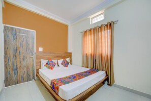 Deluxe Room | Egyptian cotton sheets, premium bedding, in-room safe, free WiFi - Fabhotel Yash Stay Inn (Bhopal)