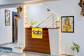 Reception - Fabhotel Kashi (Varanasi)
