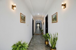 Lobby - Fabhotel High Rise Near Airport (Hyderabad)