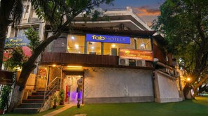 Exterior - Fabhotel Heritage Residency (New Delhi)