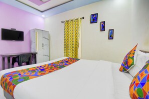 Egyptian cotton sheets, premium bedding, in-room safe, free WiFi