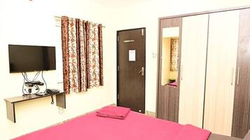 Egyptian cotton sheets, premium bedding, free WiFi, bed sheets