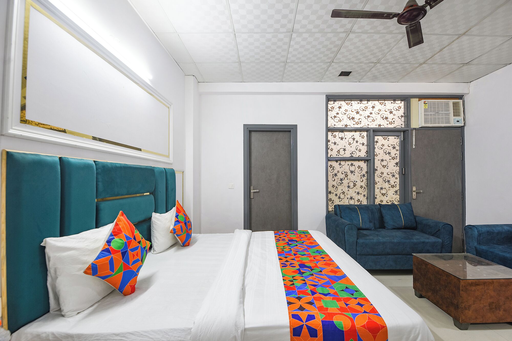 Egyptian cotton sheets, premium bedding, in-room safe, free WiFi