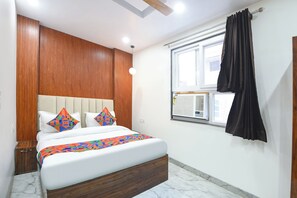 Egyptian cotton sheets, premium bedding, in-room safe, free WiFi - Via The Arrow (New Delhi)