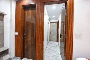 Lobby - Via The Arrow (New Delhi)