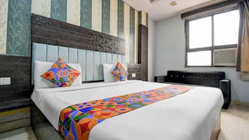 Egyptian cotton sheets, premium bedding, in-room safe, free WiFi