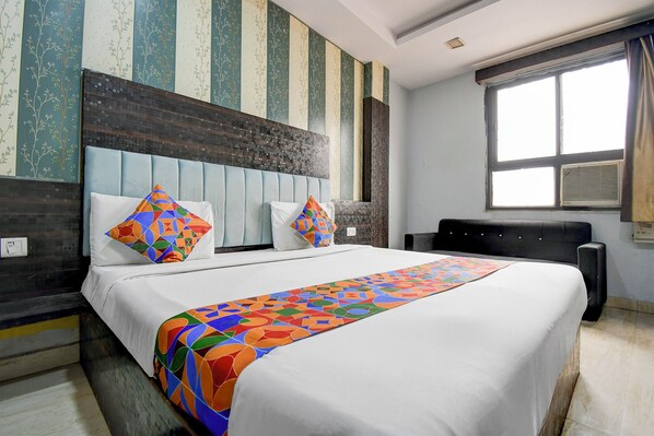 Egyptian cotton sheets, premium bedding, in-room safe, free WiFi - Fabhotel Park Avenue (Lucknow)