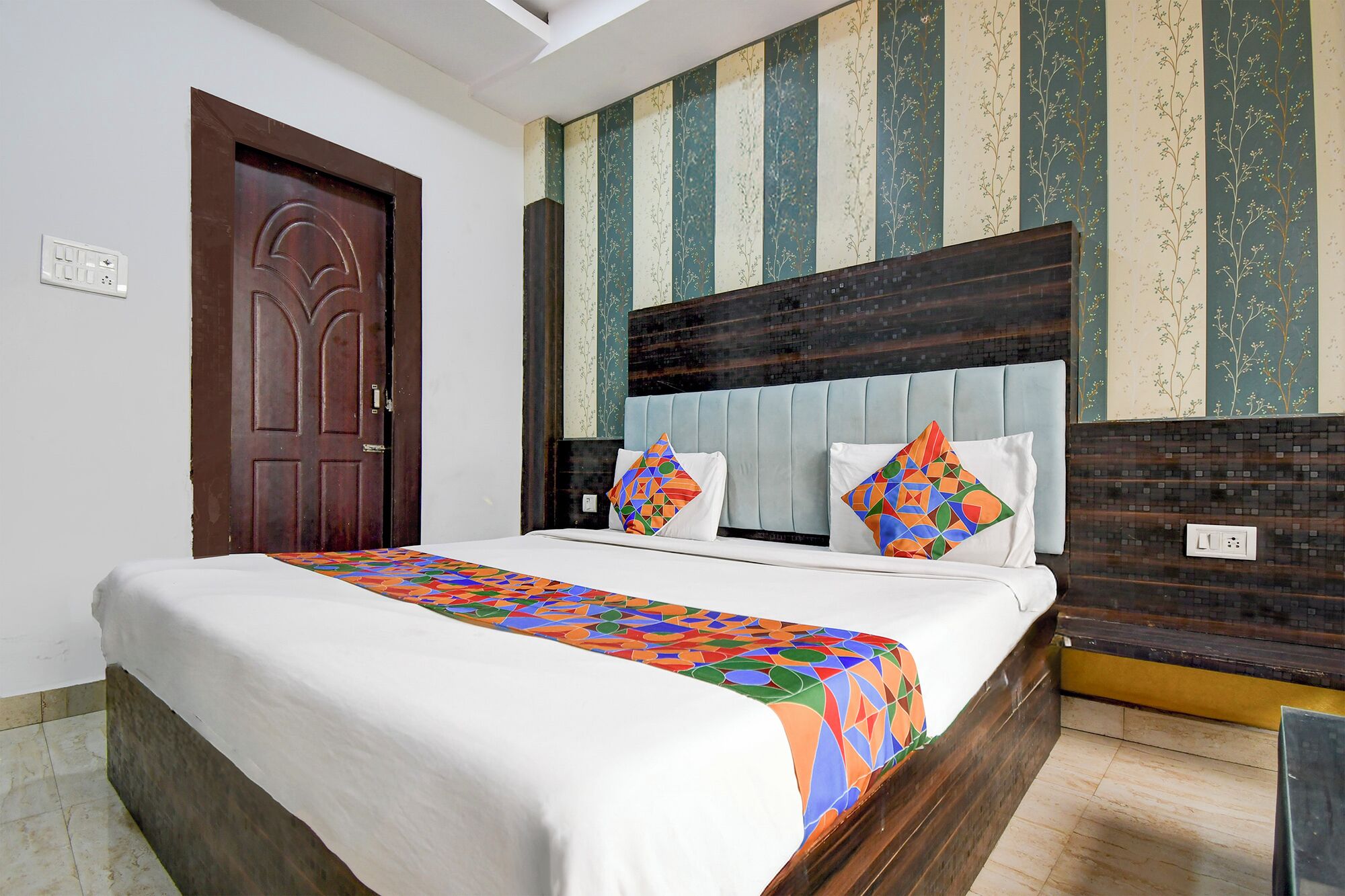 埃及棉床单、高档床上用品、客房内保险箱、免费 WiFi