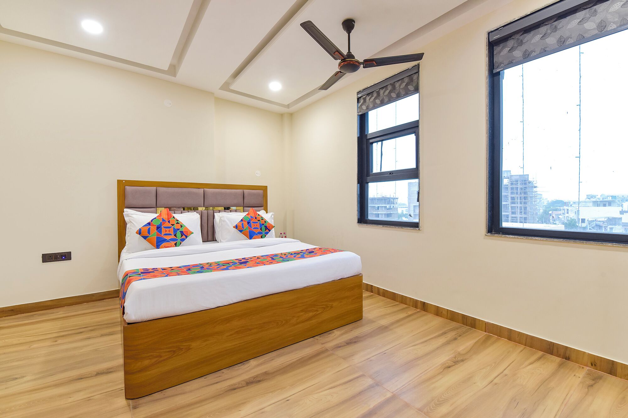 Egyptian cotton sheets, premium bedding, in-room safe, free WiFi