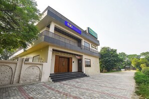 Exterior - Fabhotel Kings 3 Farm (Ludhiana)