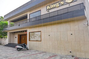 Property entrance - Fabhotel Kings 3 Farm (Ludhiana)