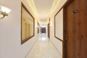 Lobby - Fabhotel Kings 3 Farm (Ludhiana)
