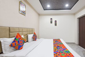 Egyptian cotton sheets, premium bedding, in-room safe, free WiFi