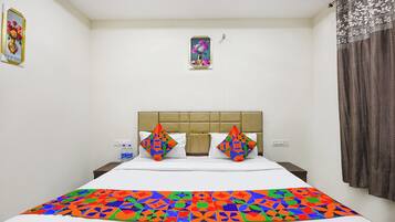Deluxe Room | Egyptian cotton sheets, premium bedding, in-room safe, free WiFi