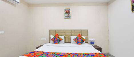 Premium Room | Egyptian cotton sheets, premium bedding, in-room safe, free WiFi