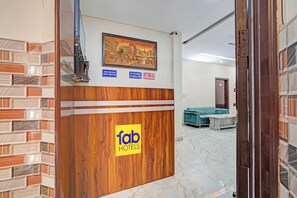 Reception - Fabhotel Winsome Inn (Noida)
