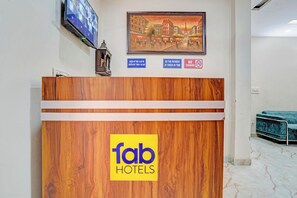 Reception - Fabhotel Winsome Inn (Noida)