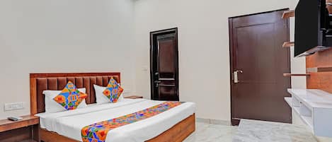 Egyptian cotton sheets, premium bedding, in-room safe, free WiFi