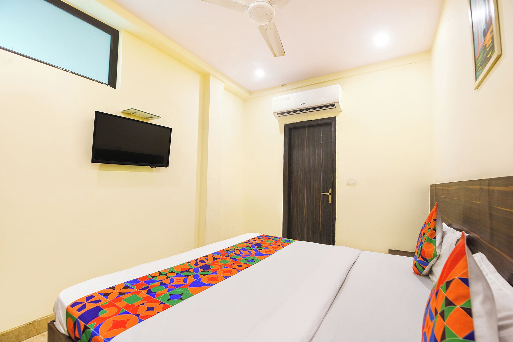 埃及棉床单、高档床上用品、客房内保险箱、免费 WiFi