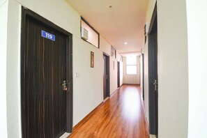 Lobby - Fabhotel Dsg Residency (Faridabad)