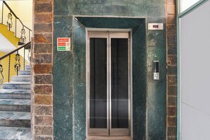 Lift - Fabhotel Dsg Residency (Faridabad)