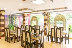 Restaurant - Fabhotel Balaji (Lucknow)