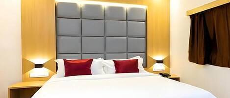 Egyptian cotton sheets, premium bedding, in-room safe, free WiFi