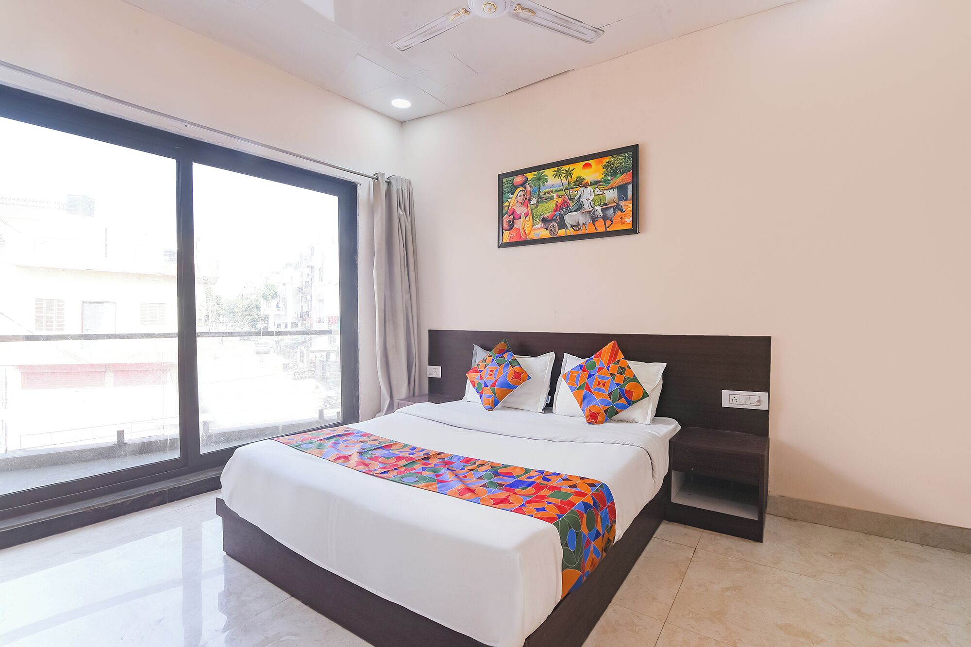 Egyptian cotton sheets, premium bedding, in-room safe, free WiFi