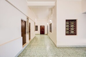 Lobby - Fabhotel Vista Inn (Prayagraj)