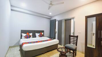 Deluxe-værelse | Egyptiske bomuldslagner, premium-sengetøj, pengeskab på værelset