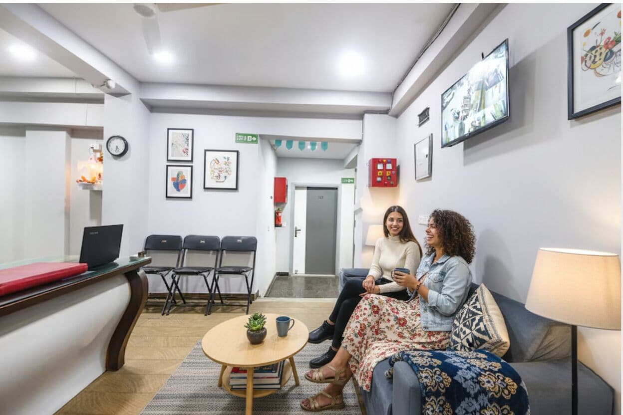 Coin salon dans le hall