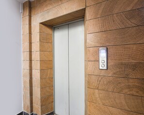 Lift - Fabhotel Dream Palace Ip Extension (New Delhi)