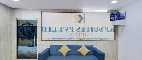 Coin salon dans le hall