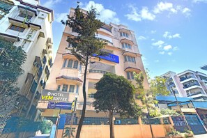 Exterior - Fabhotel Vsm Suites (Hyderabad)