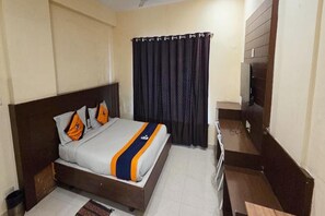 Egyptian cotton sheets, premium bedding, in-room safe, free WiFi - Fabhotel Vsm Suites (Hyderabad)