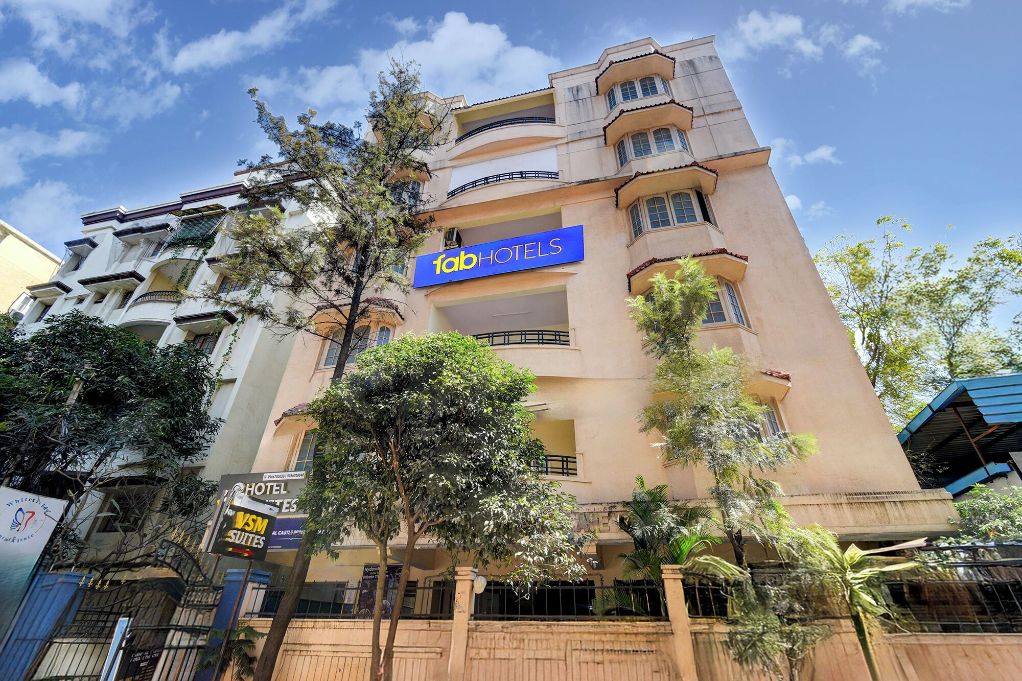 숙박 시설 정면