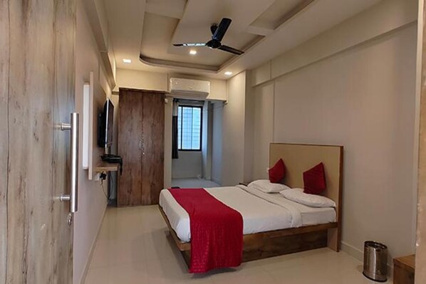 Deluxe Room - Fabhotel Ace Executive (Pune)