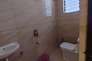 Deluxe Room | Bathroom - Fabhotel Ace Executive (Pune)