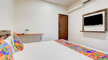 Egyptian cotton sheets, premium bedding, in-room safe, free WiFi