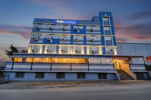 Exterior - Fabhotel World King (Rajgurunagar)