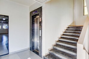 Elevator - Fabhotel World King (Rajgurunagar)
