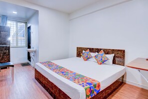 Egyptian cotton sheets, premium bedding, in-room safe, free WiFi - Fabhotel World King (Rajgurunagar)